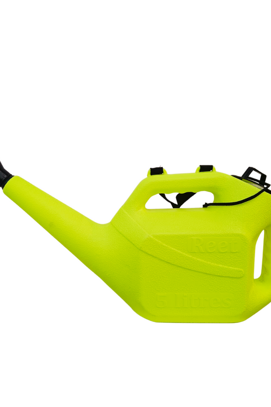 5-liter green gardening watering can
