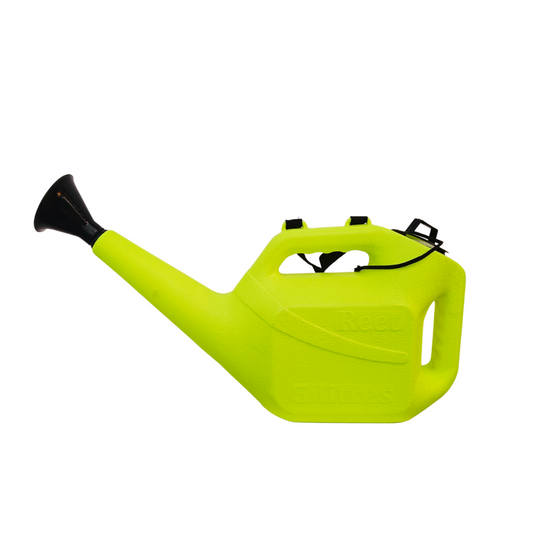 5-liter green gardening watering can
