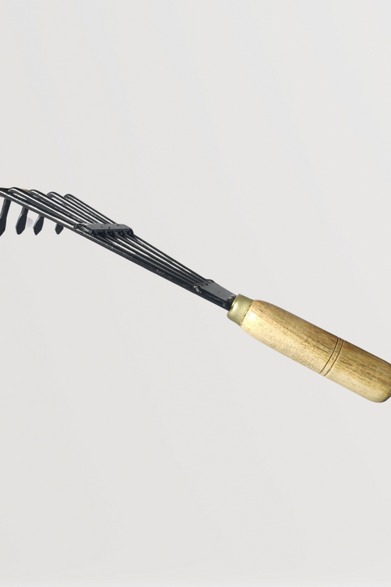 Wooden handle 5 prong garden rake for soil loosening