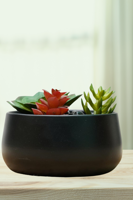 Decorative indoor metal flower pot
