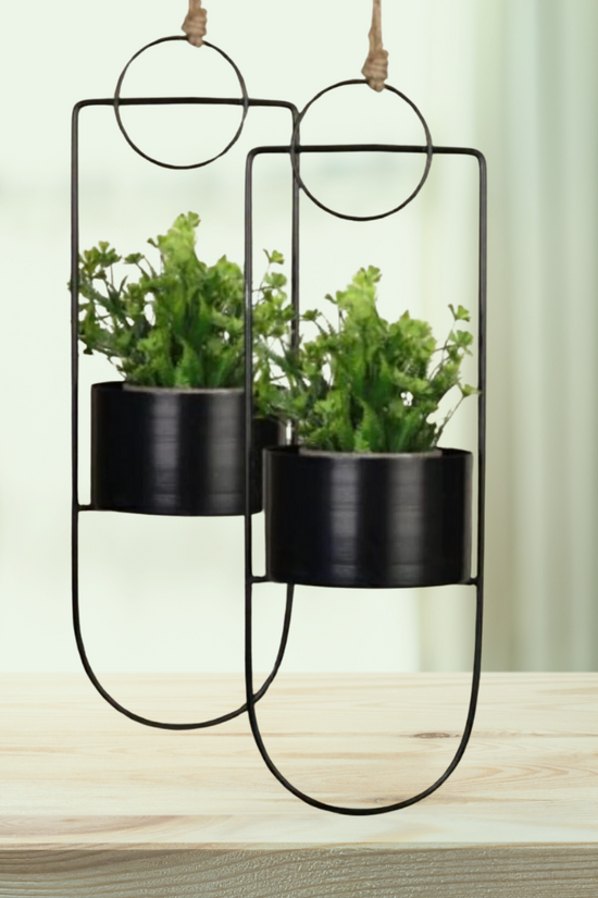 Set of 2 black metal hanging planters
