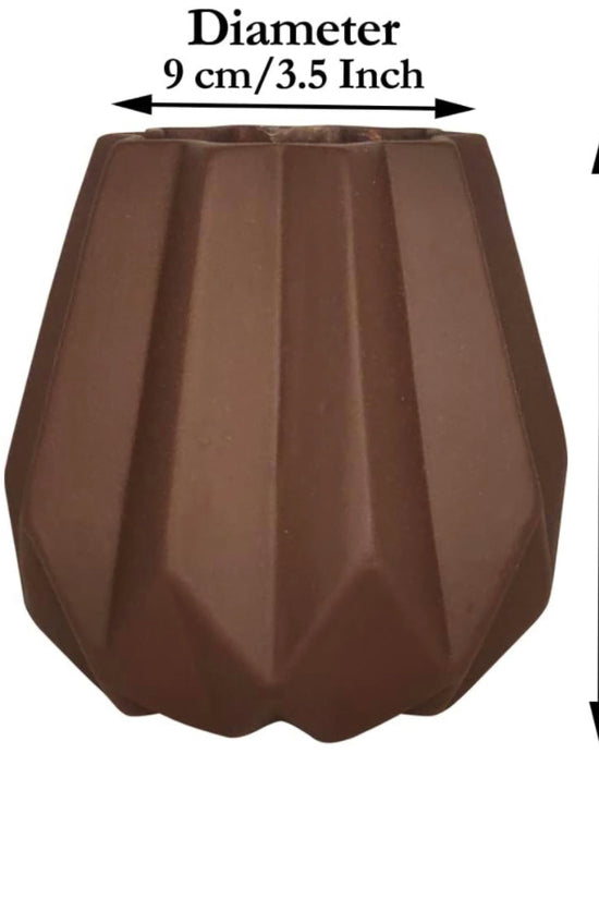 Brown diamond print ceramic planter
