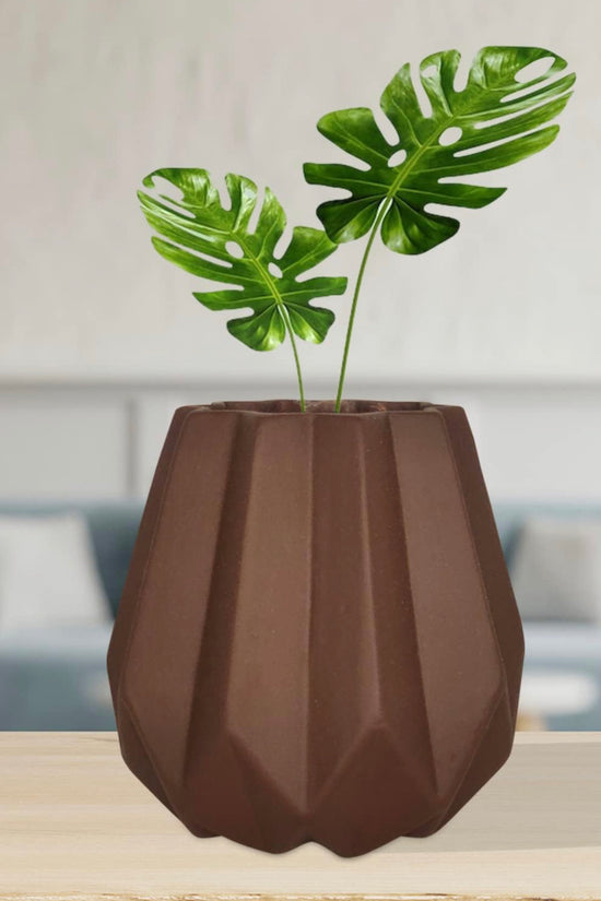 Brown diamond print ceramic planter
