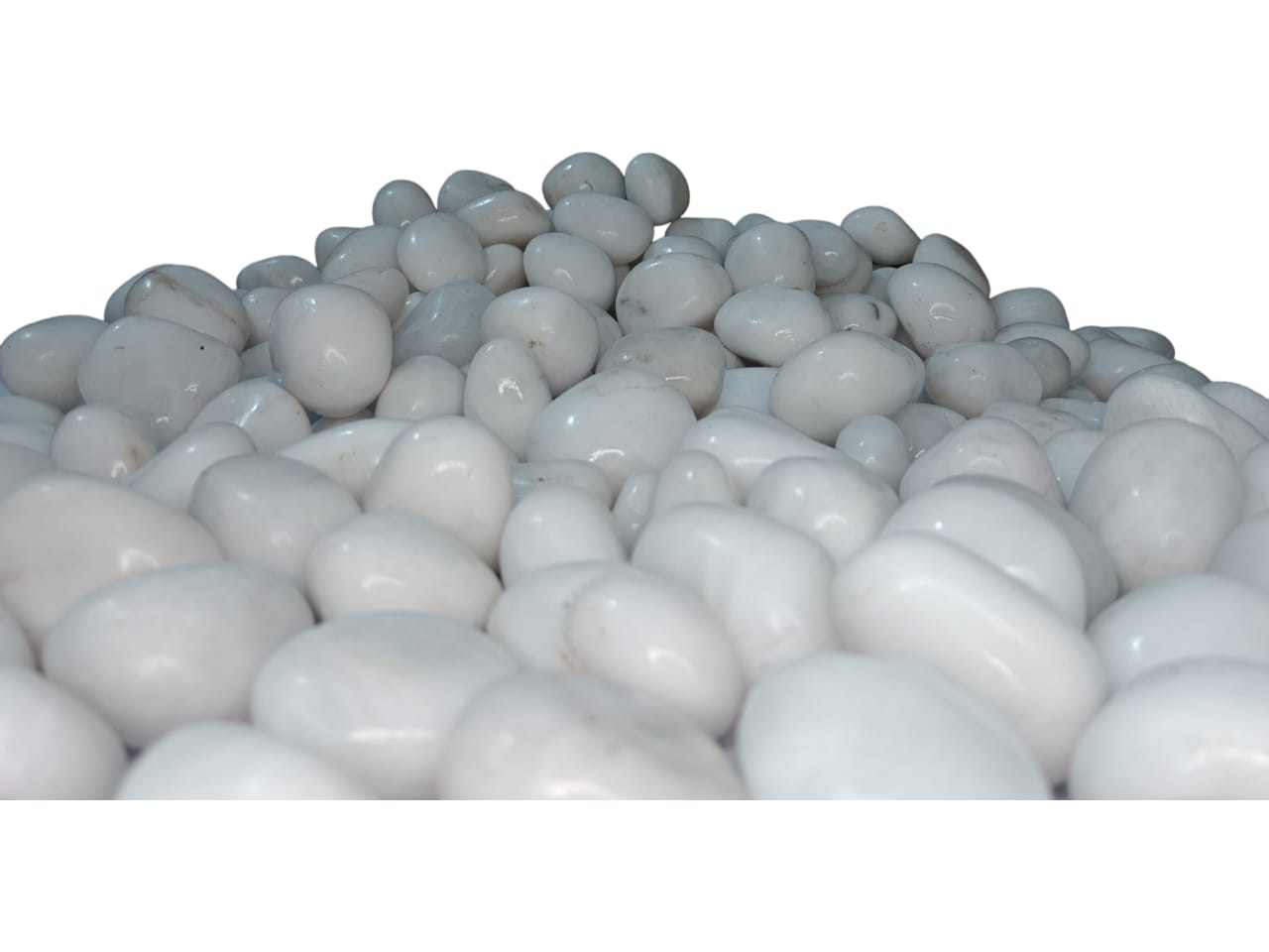 Half kg white polished pebbles
