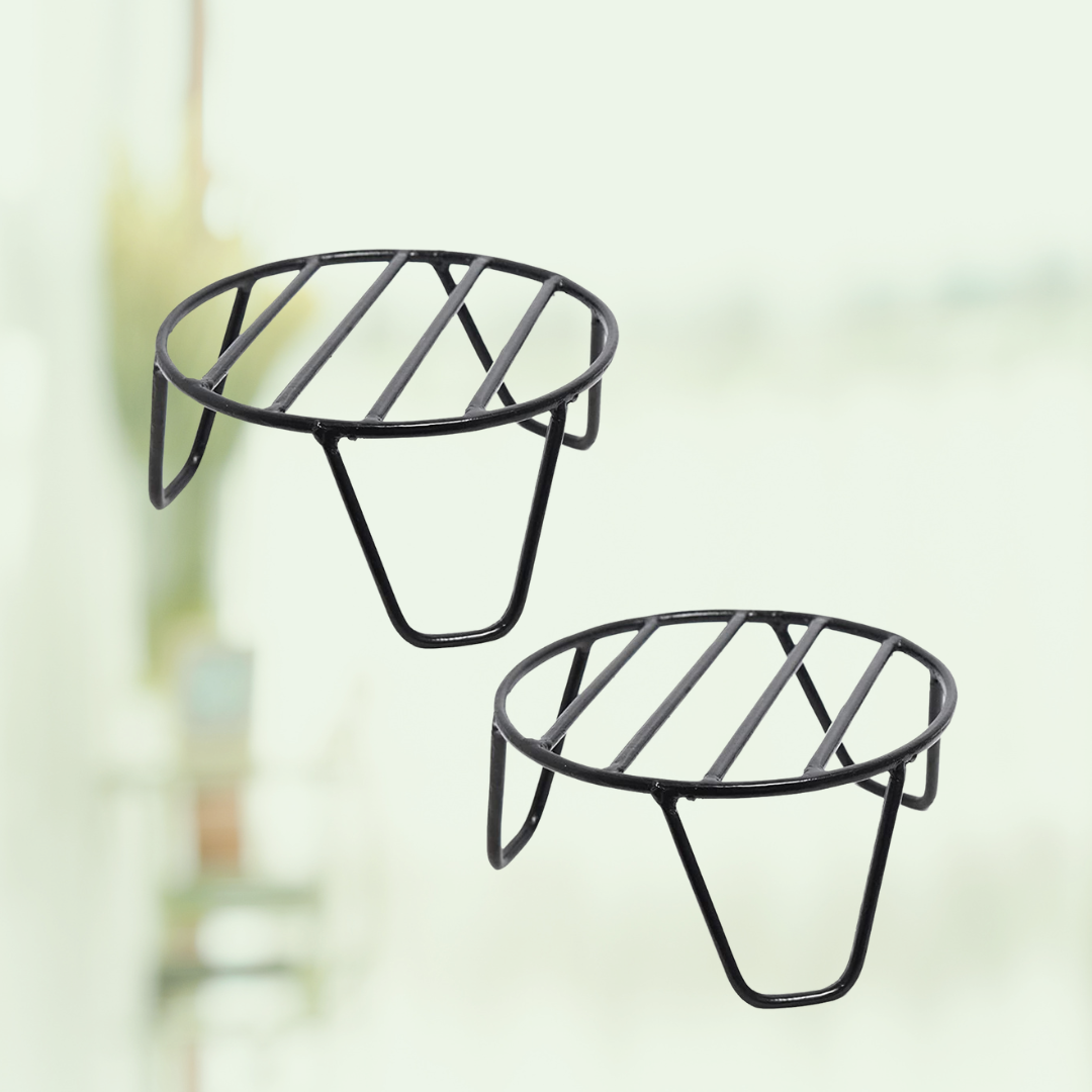 Decorative black metal pot stand
