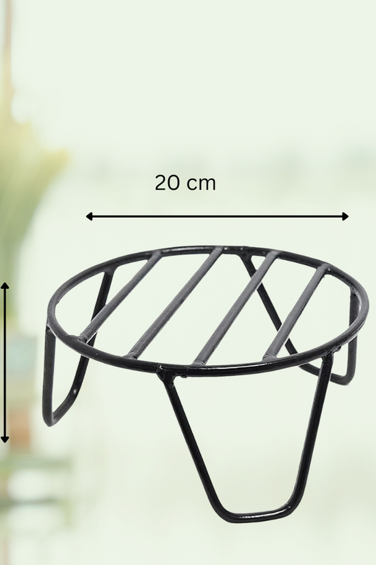 Decorative black metal pot stand

