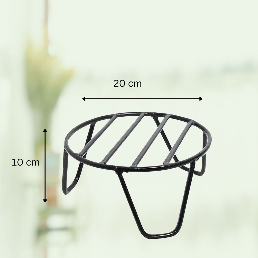 Decorative black metal pot stand
