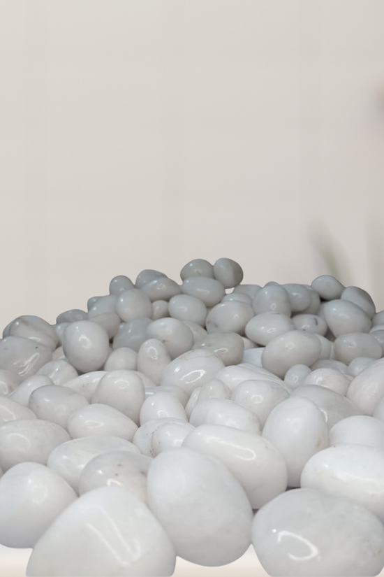 Half kg white polished pebbles
