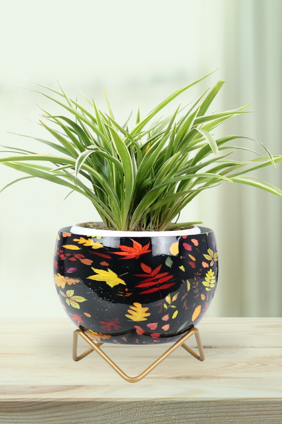 Leaf cut design metal pot stand