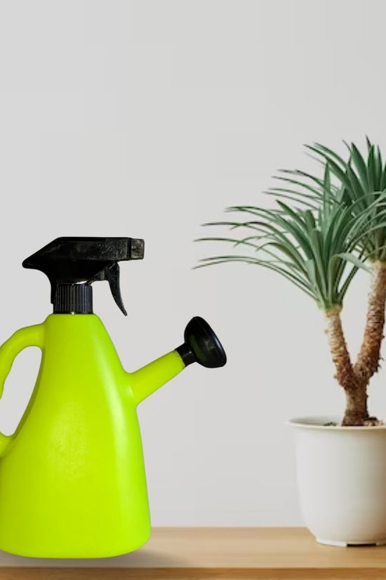 1.5 liter green gardening watering can