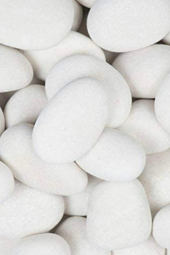 Unpolished decorative white pebbles
