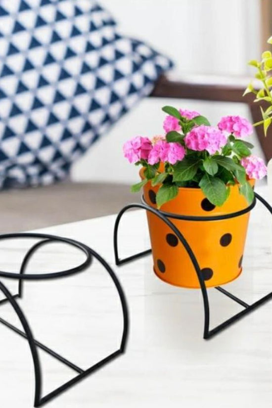 One-pot metal plant stand
