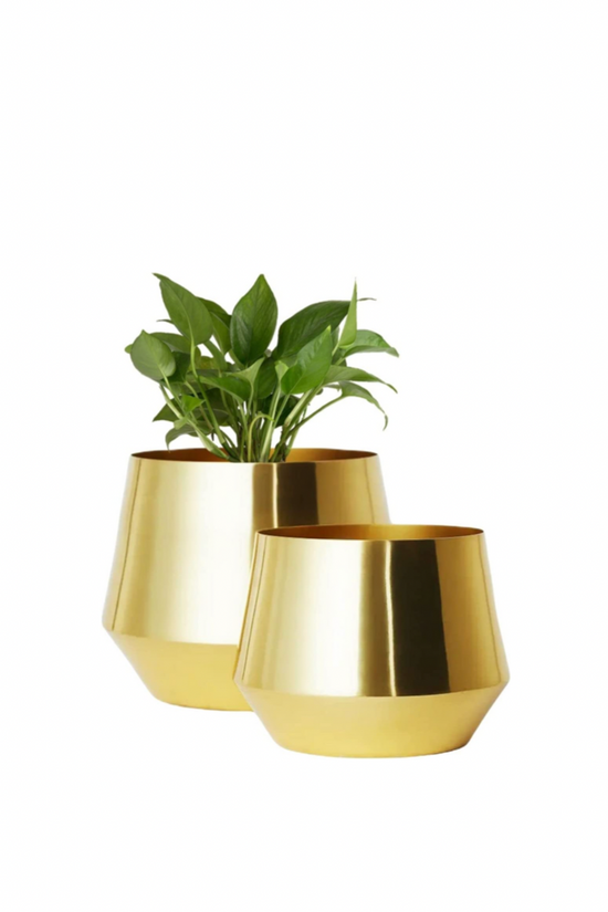 Set of 2 golden metal pots
