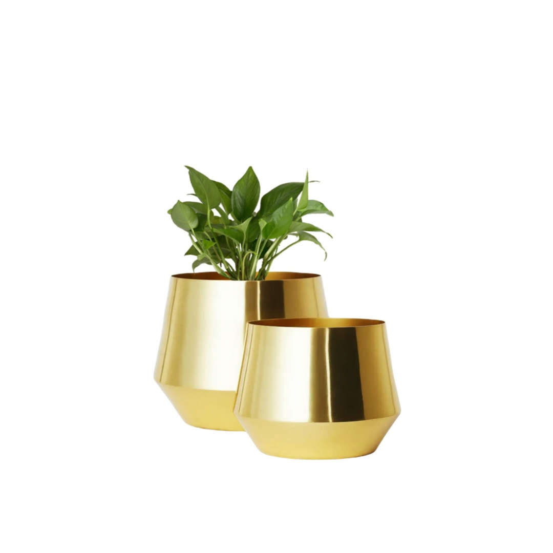 Set of 2 golden metal pots
