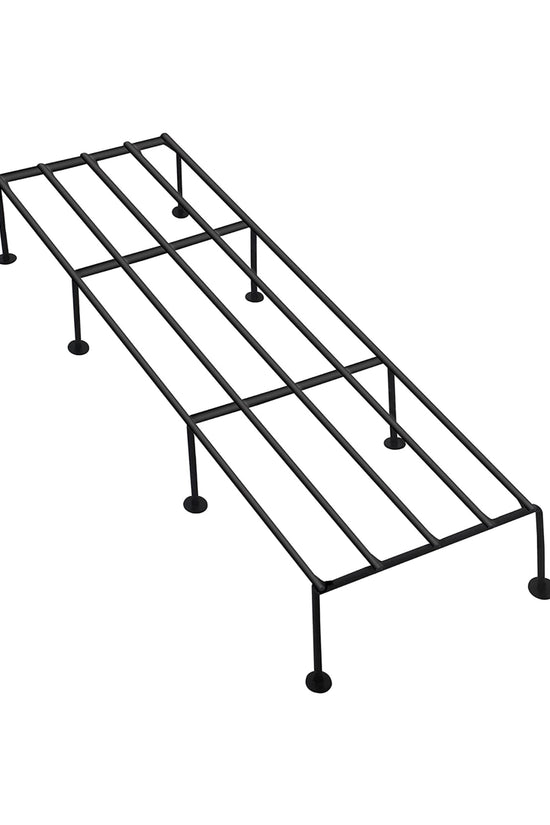 Simple metallic stand for planters
