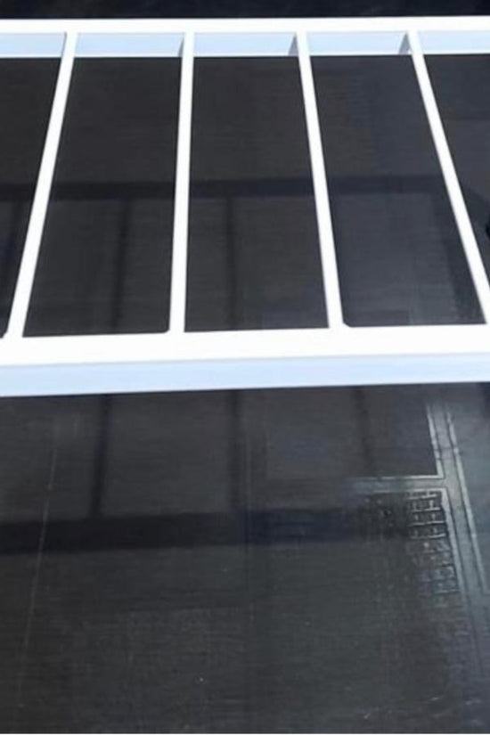 Minimal square plant pot stand
